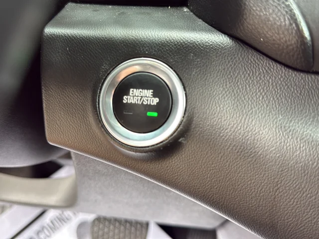 Used 2022 Blue GMC SLT image 31