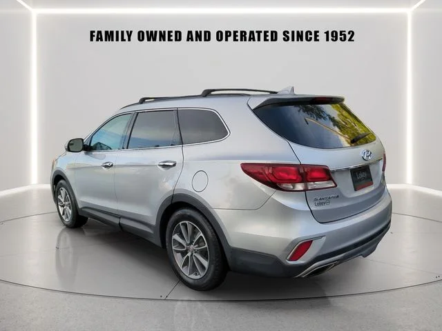 Used 2018 Silver Hyundai SE image 4