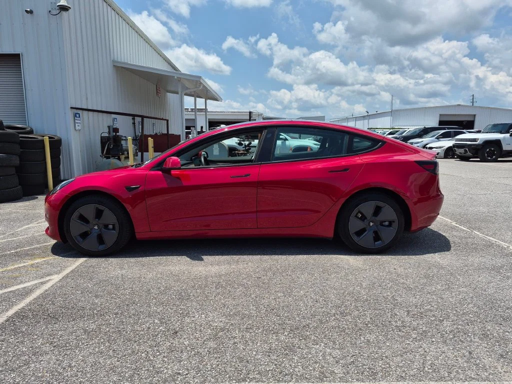 Used 2022 Red Tesla Long Range image 2