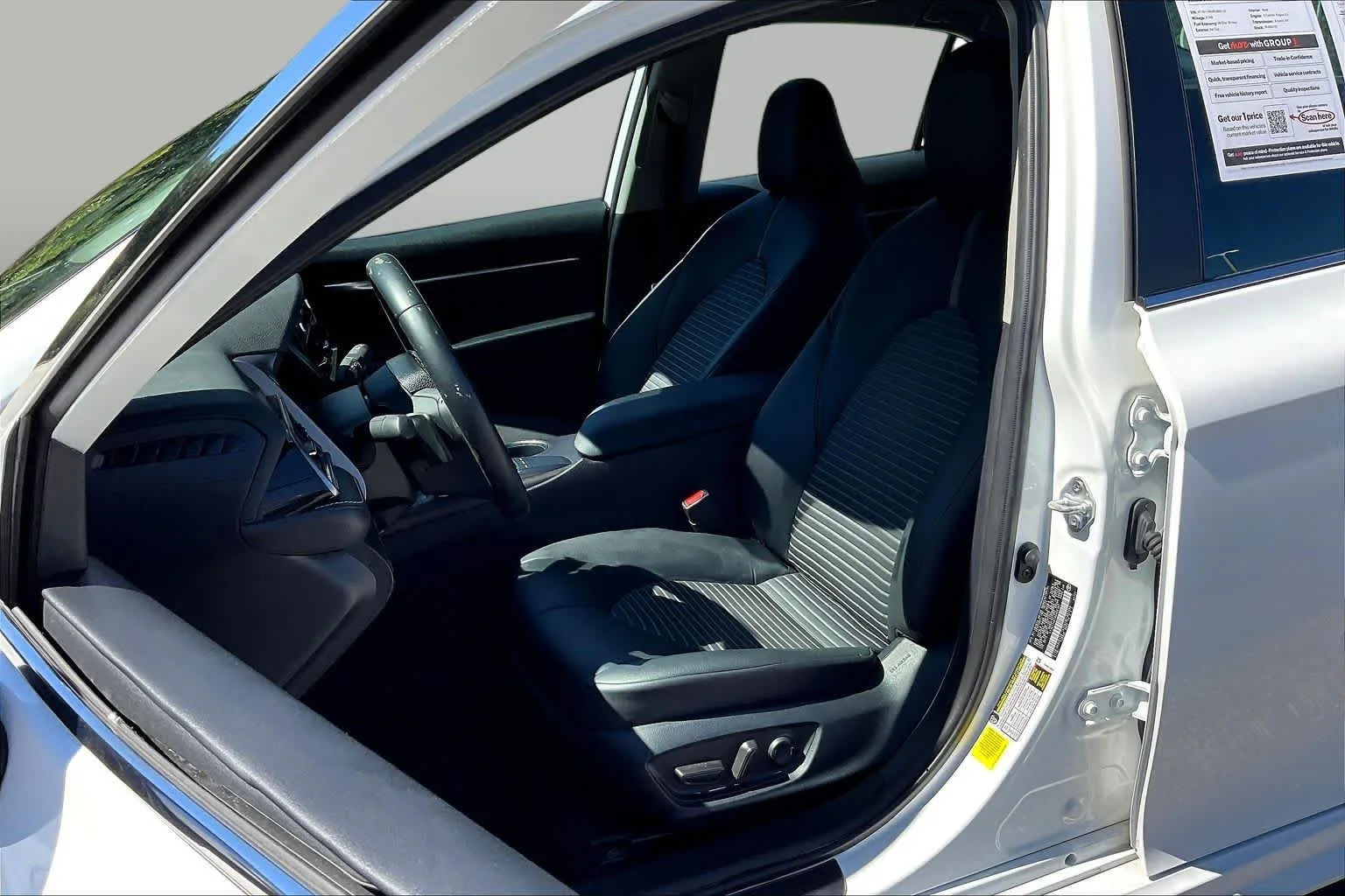 Used 2024 Ice Cap Toyota SE image 8