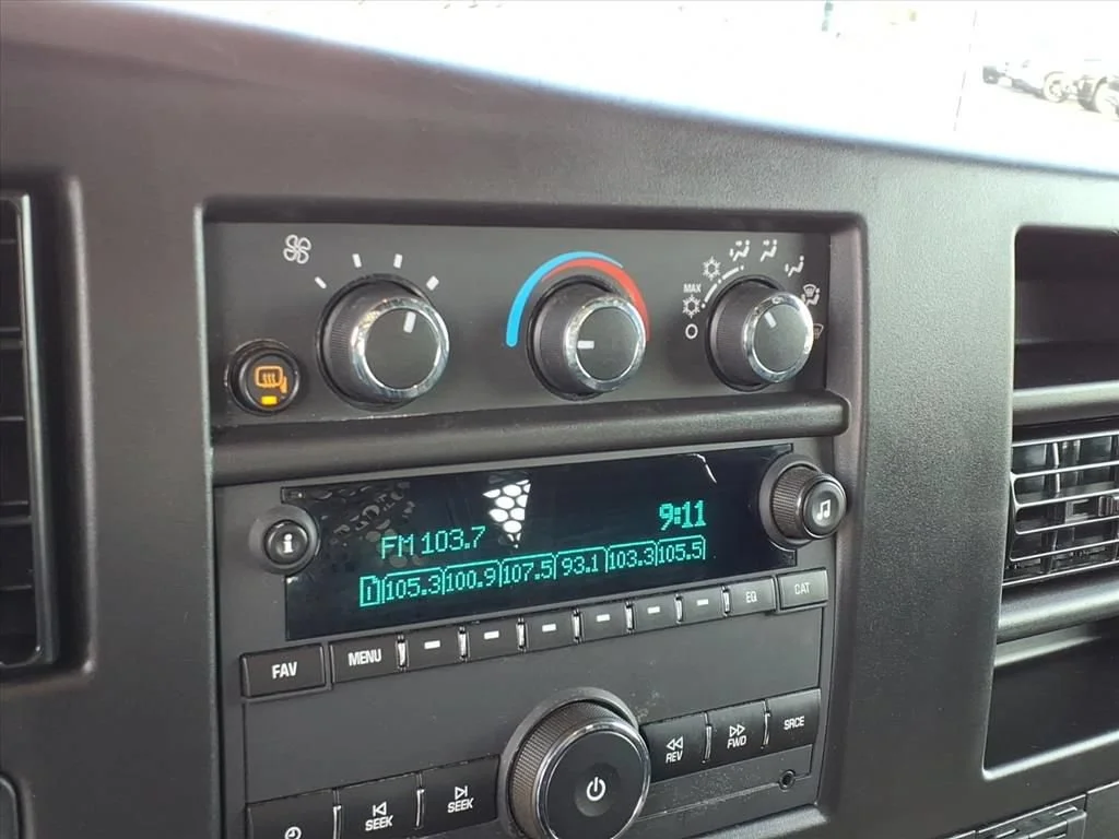 Used 2025 Summit White Chevrolet WT image 6