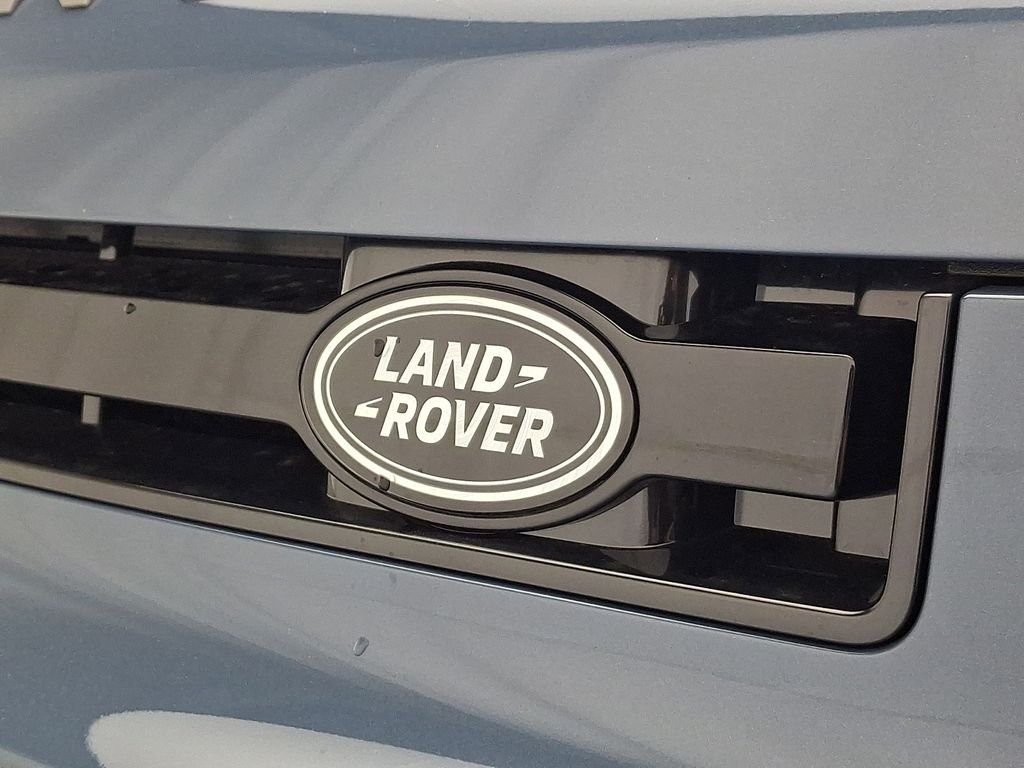 New 2026 Tasman Blue Metallic Land Rover S image 22