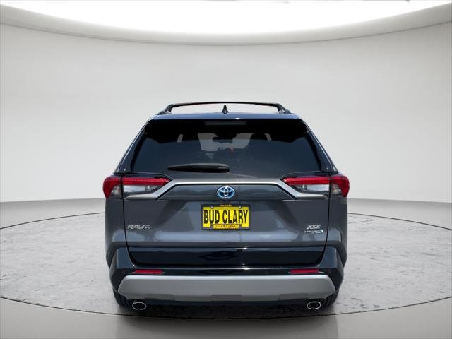 Certified Used 2024 MID BLCK/MAG GRAY Toyota  image 4