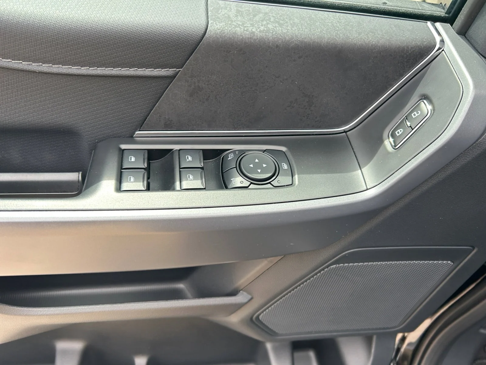 New 2026 Agate Black Metallic Ford XLT image 17