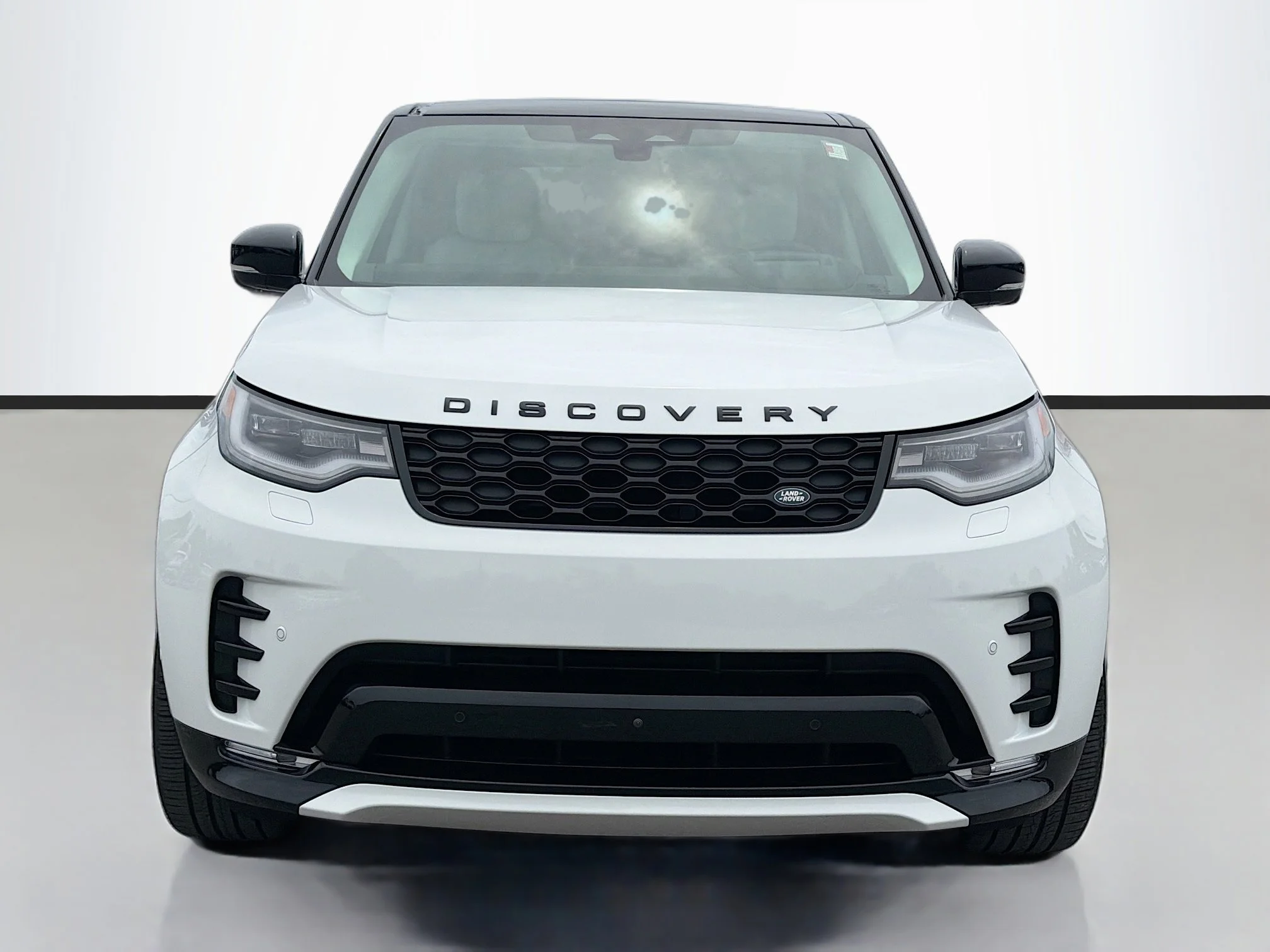 Certified Used 2025 Fuji White Land Rover Dynamic SE image 8