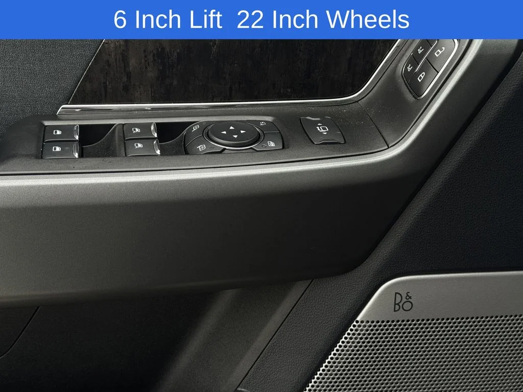 Used 2025 White Ford Lariat image 25