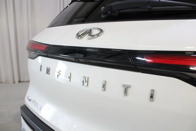Used 2022 Black INFINITI Autograph image 34