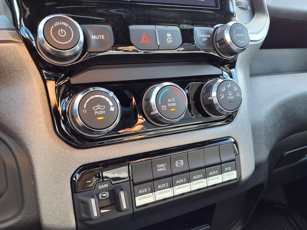 2025 RAM 3500 Chassis Tradesman - Photo 15
