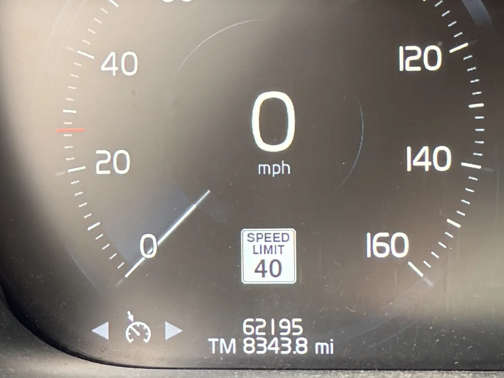 Used 2020 Silver Volvo T6 Momentum image 9