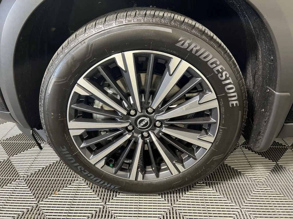 New 2026 Black Nissan Platinum image 19