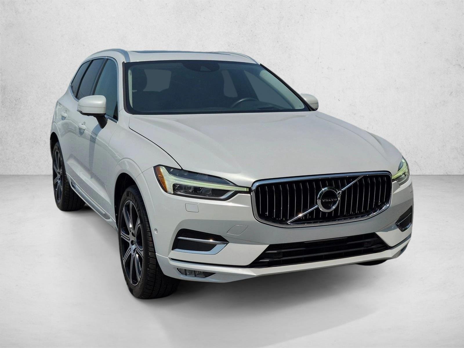 Used 2018 Crystal White Metallic Volvo Inscription image 3