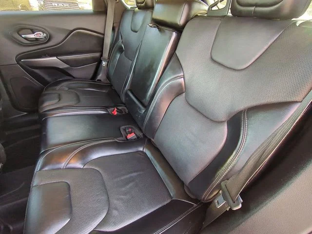 Used 2021 Red Jeep Latitude Lux image 28
