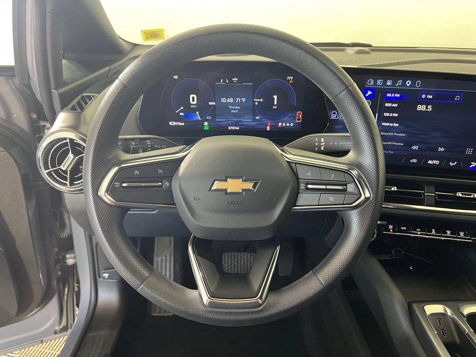 New 2026 Galaxy Gray Metallic Chevrolet LT image 7