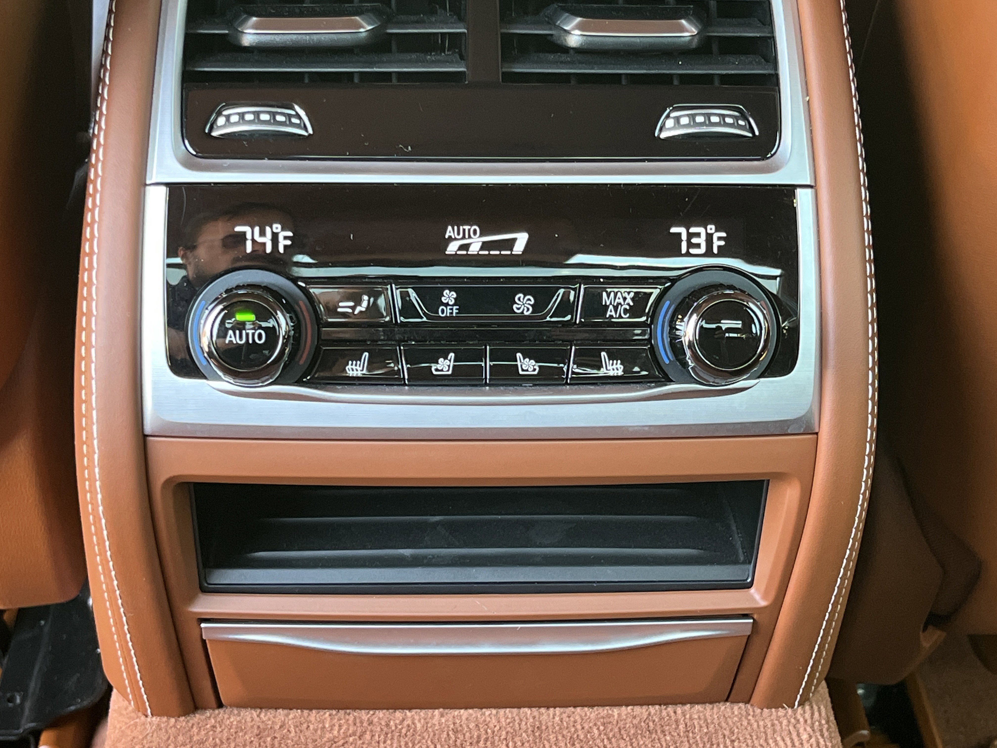 Used 2021 Mineral White Metallic BMW 750i xDrive image 24
