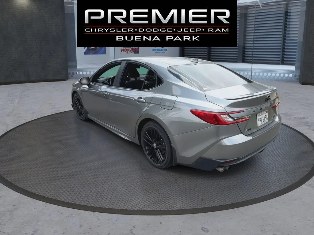 Used 2025  Toyota SE image 6