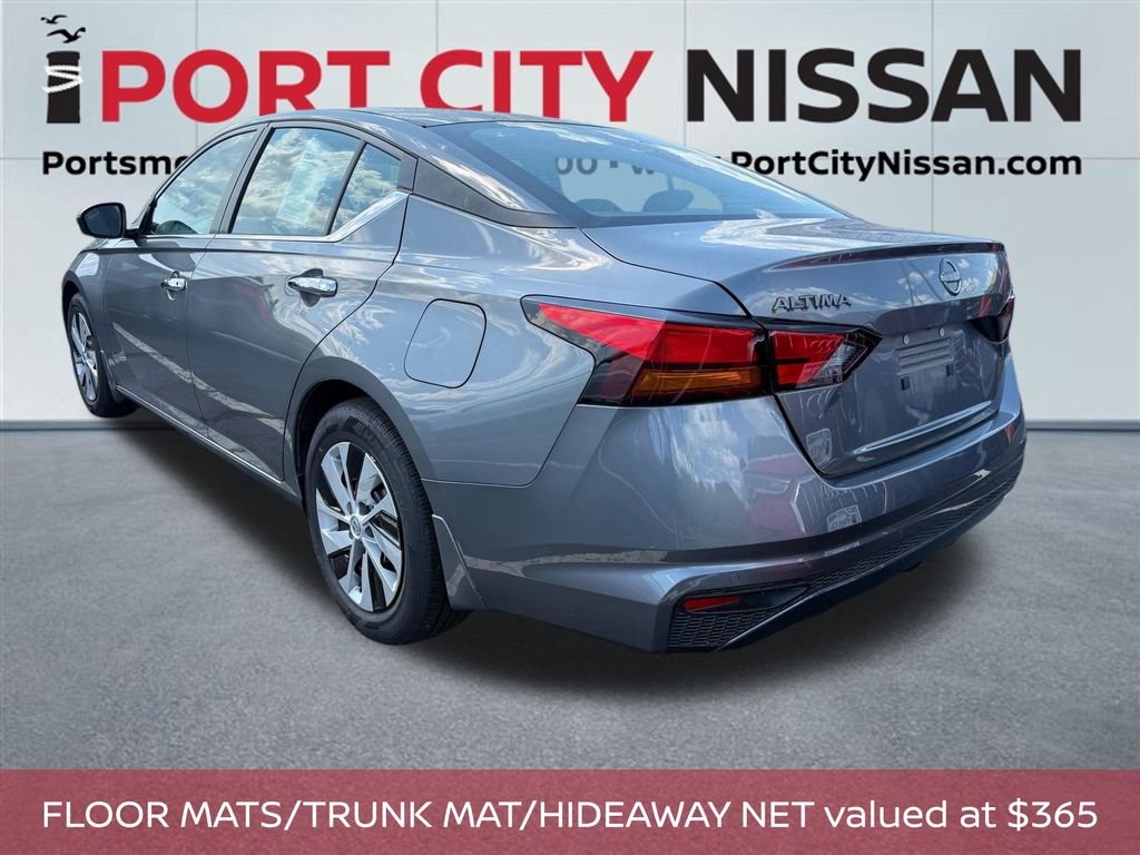 Used 2024 Gun Metallic Nissan 2.5 S image 3