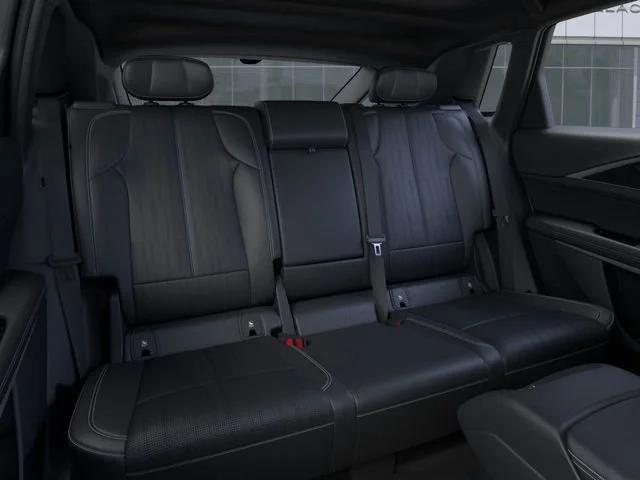2026 Cadillac LYRIQ Luxury - Photo 17