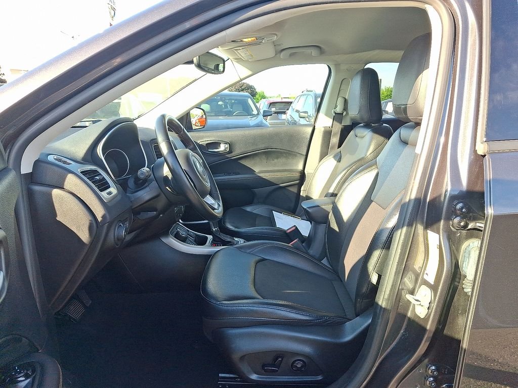 Used 2021 Gray Jeep Latitude image 14