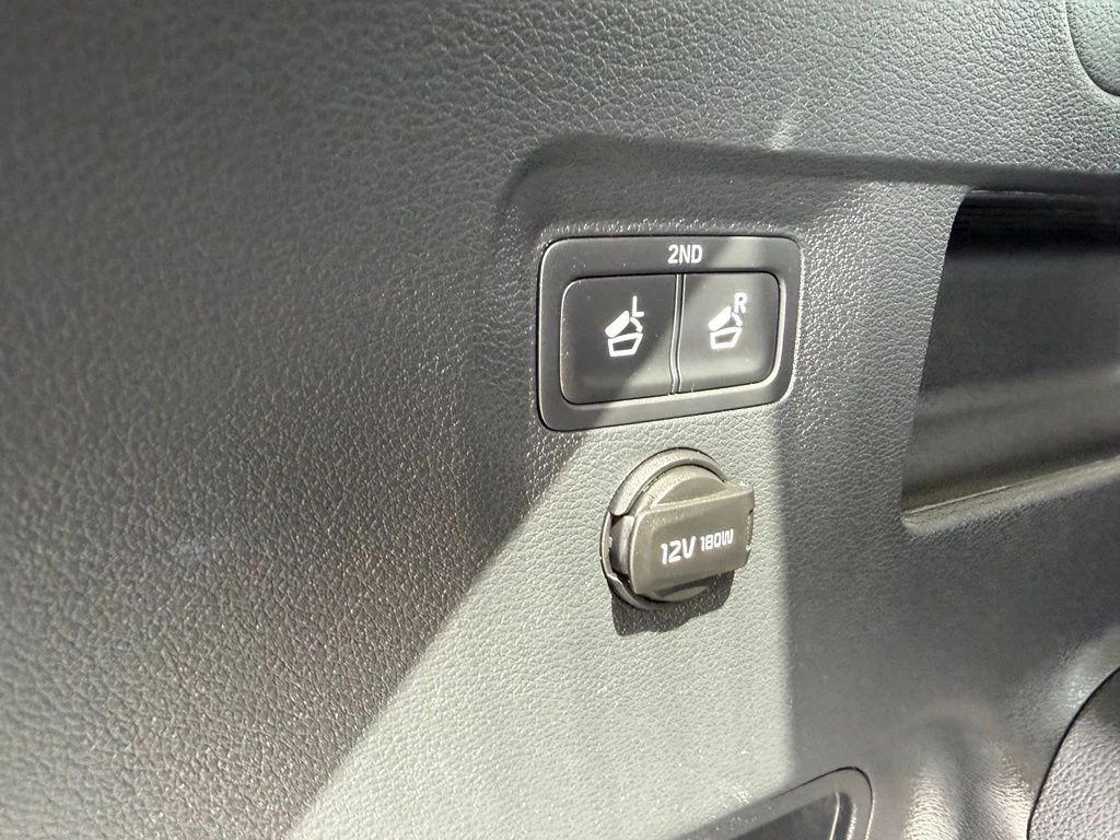 Used 2022 Black Kia EX image 28