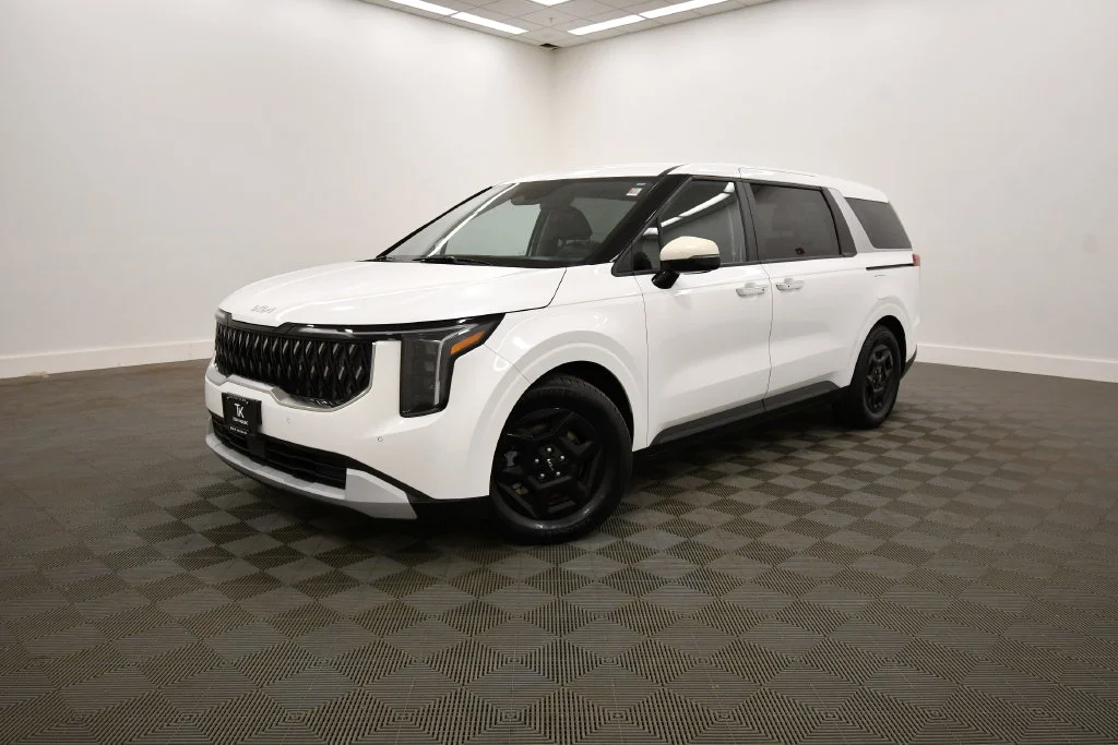 Certified 2025 Kia Carnival LXS with VIN KNDNB5K36S6534995 for sale in Rochester, Minnesota