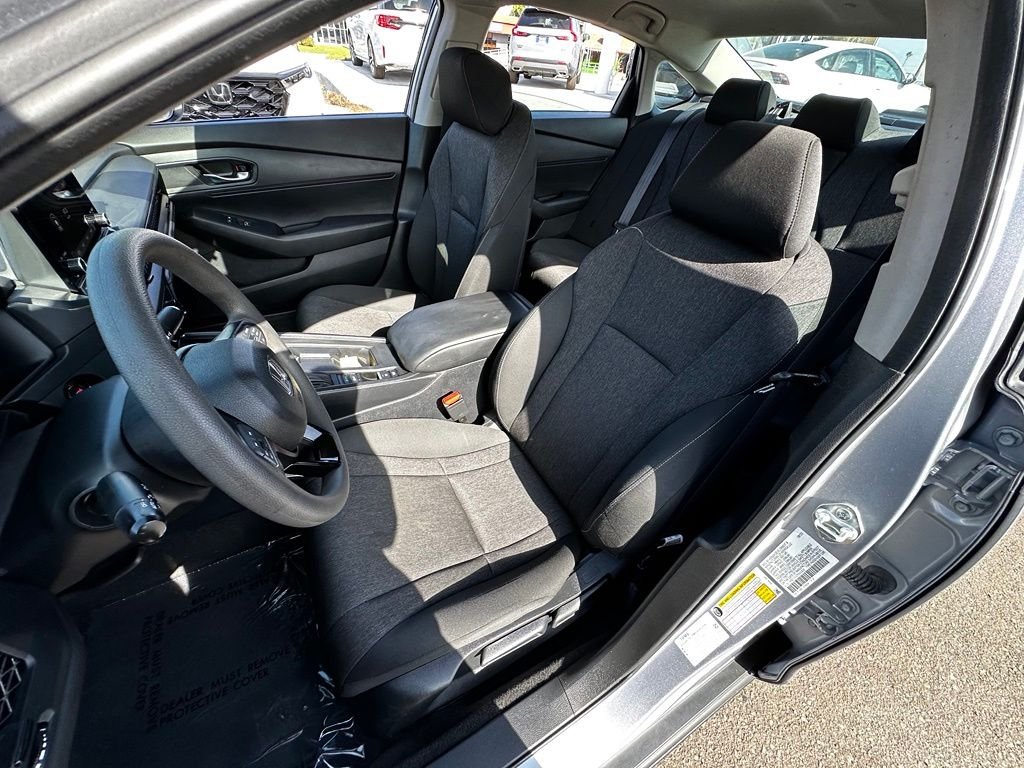 Used 2023 Silver Honda LX image 22