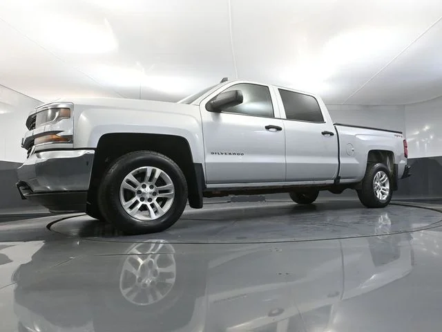 Used 2016 Silver Chevrolet LS image 44