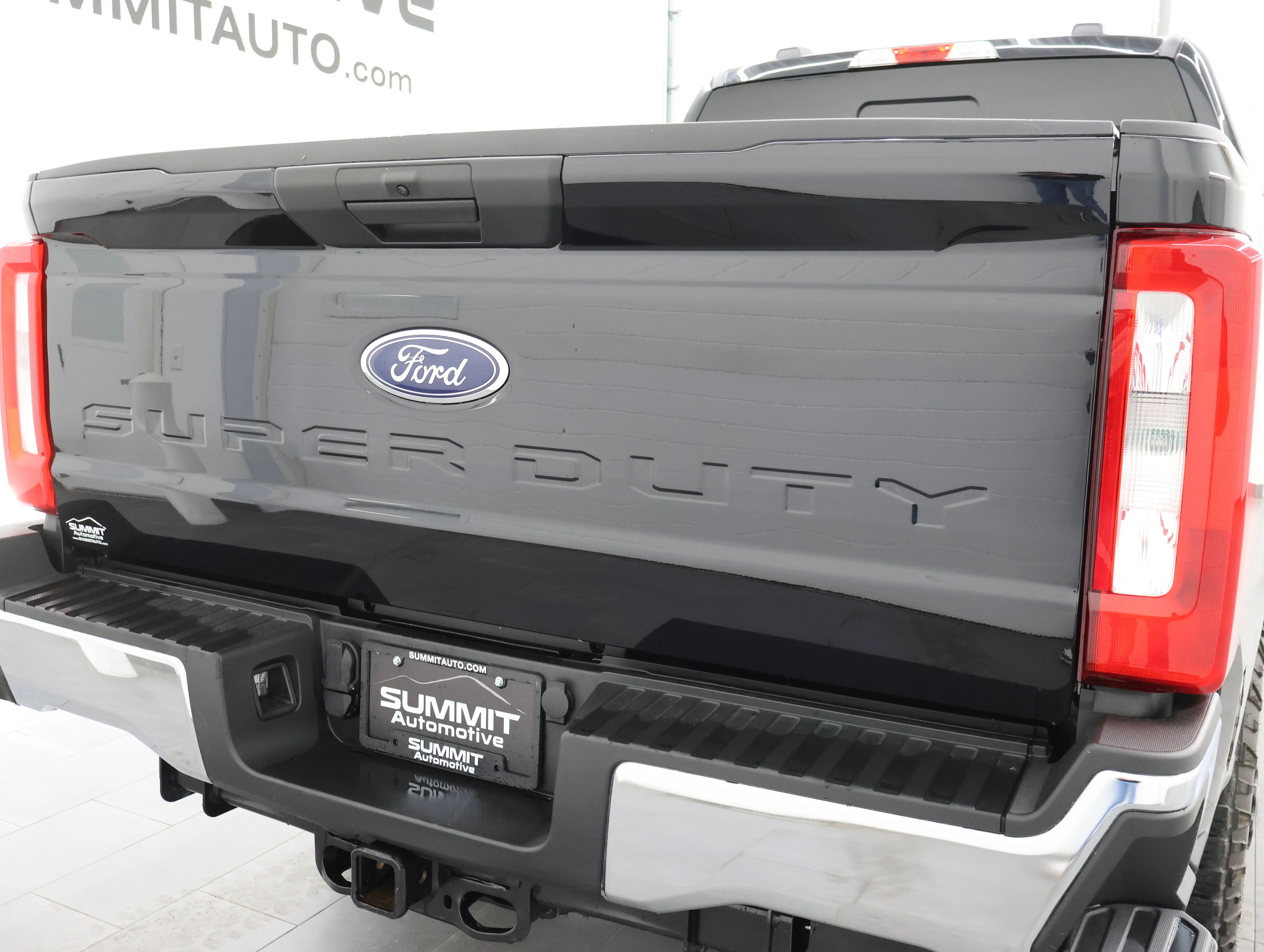 Used 2024 Agate Black Metallic Ford XLT image 25