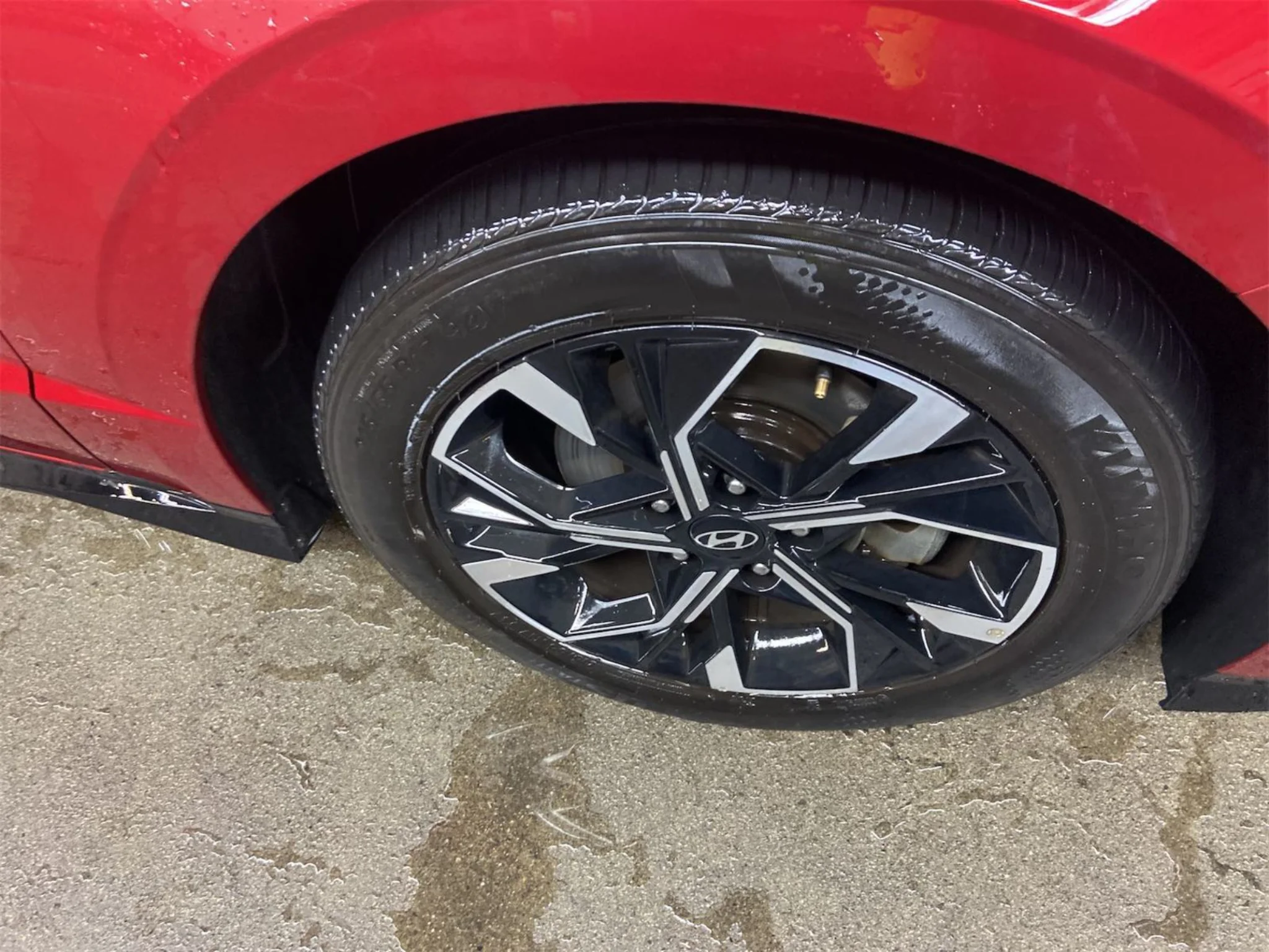 Used 2025 Ultimate red Hyundai SEL image 9