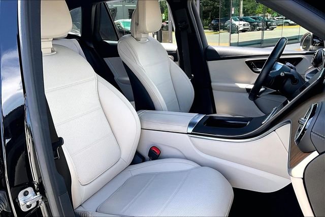 Used 2024 Black Mercedes-Benz GLC 300 image 28