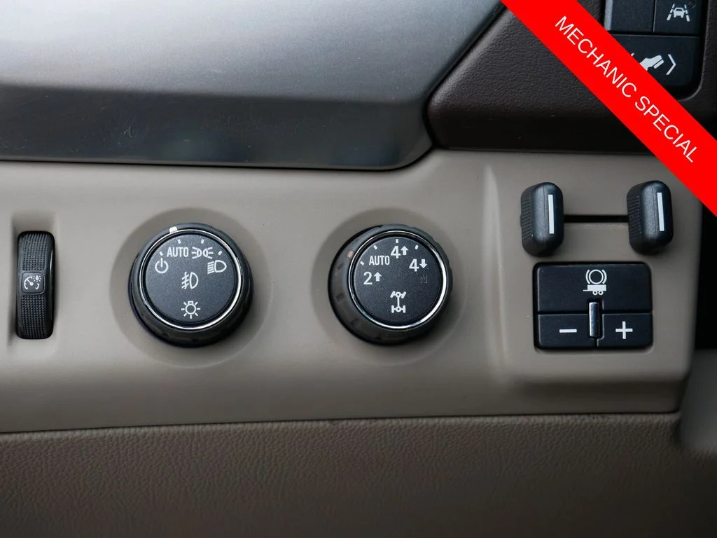 Used 2016 Silver Chevrolet LT image 19