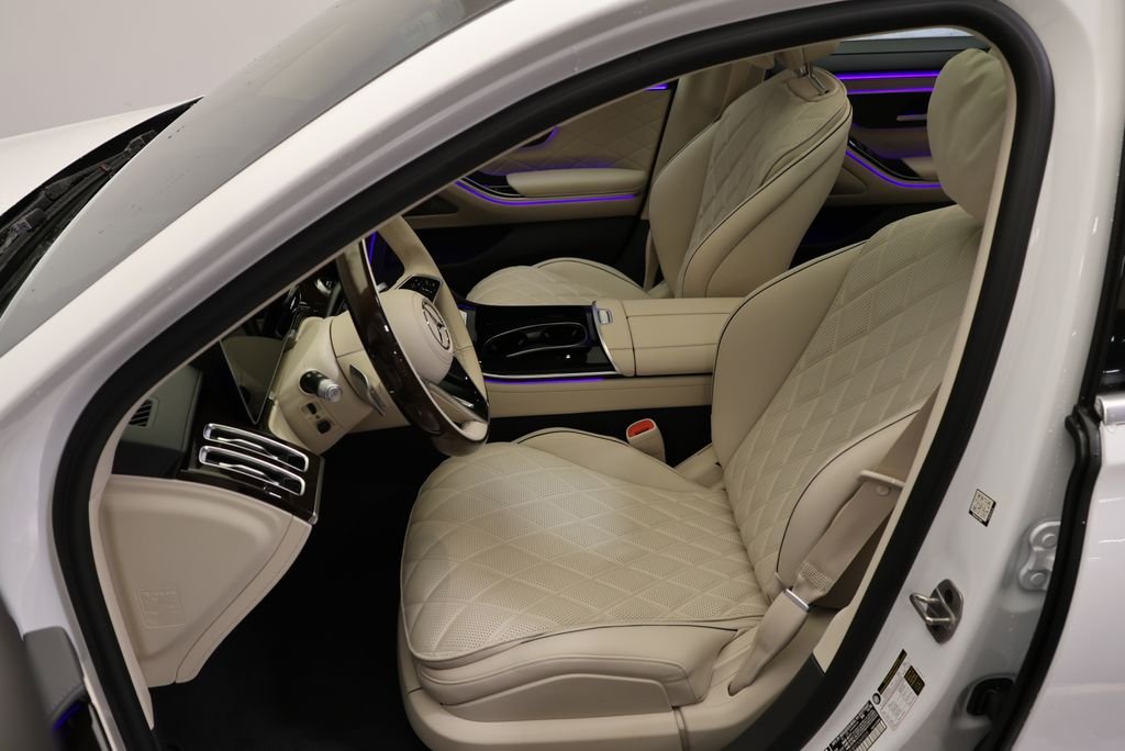 New 2026 MANUFAKTUR Moonlight White Metallic Mercedes-Benz S 580 image 38