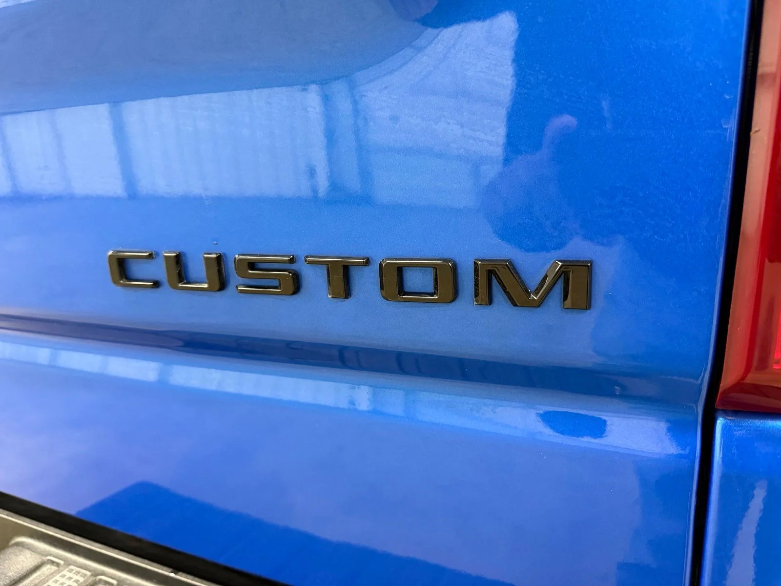 Used 2025 Blue Chevrolet Custom image 9