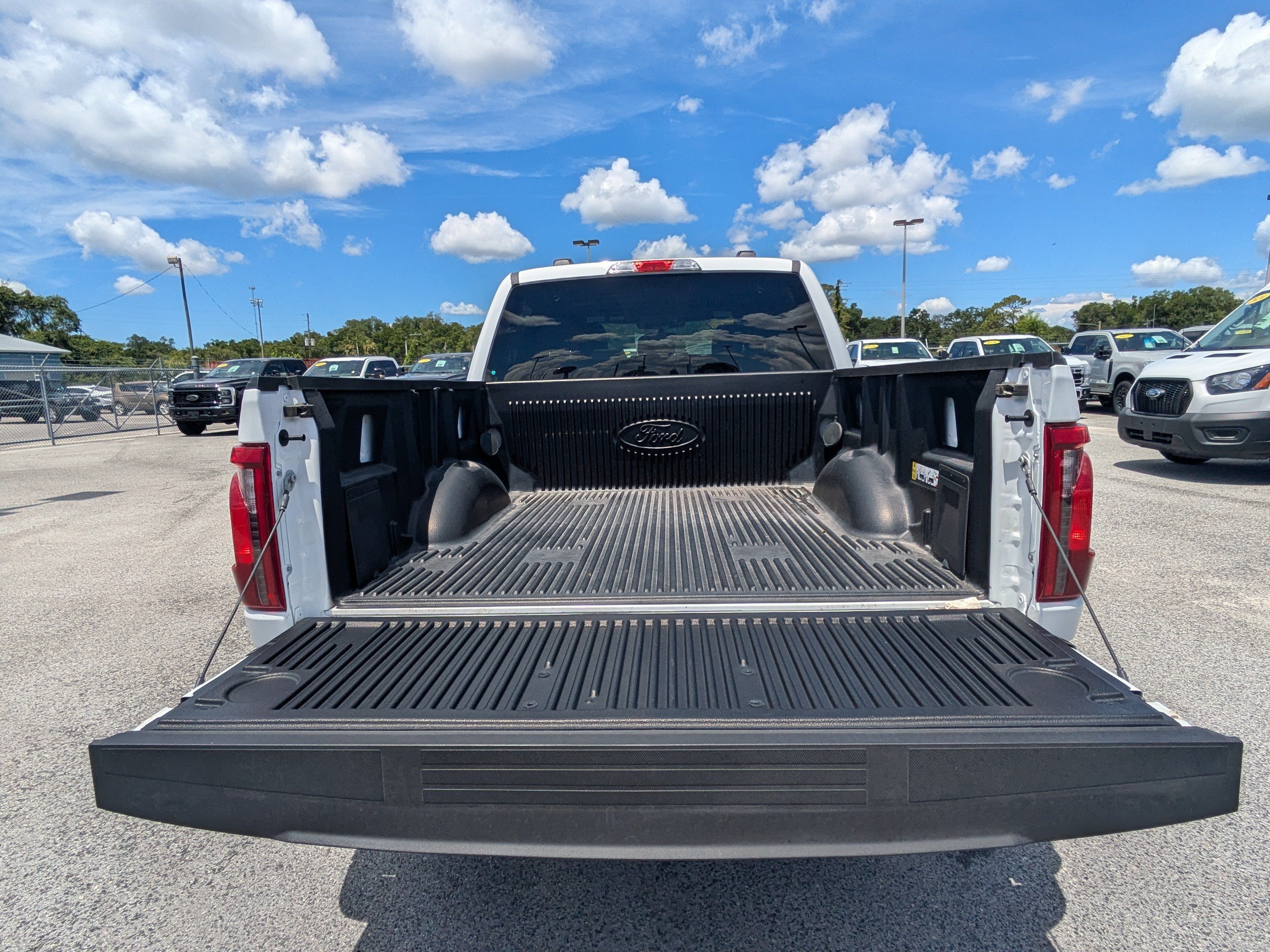 Used 2025  Ford XLT image 13