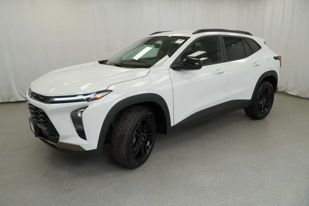 New 2026 Summit White Chevrolet ACTIV image 3