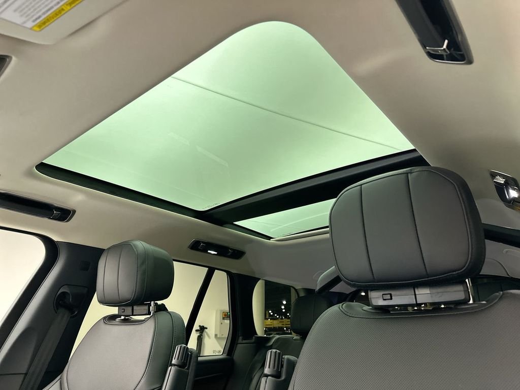 2026 Land Rover Range Rover SE - Photo 11