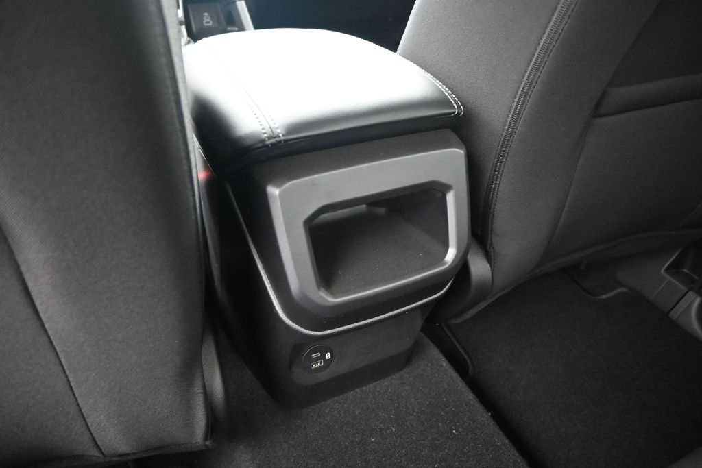 New 2026 Oxford White Ford XLT image 17