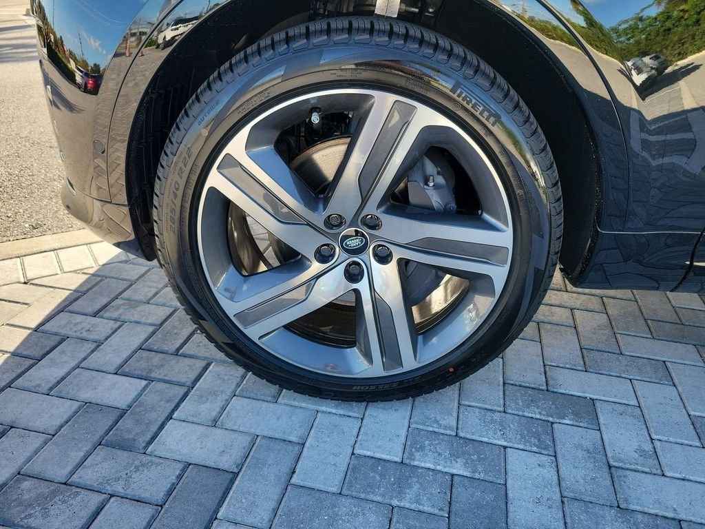 New 2026 Santorini Black LAND ROVER Gemini Edition image 13
