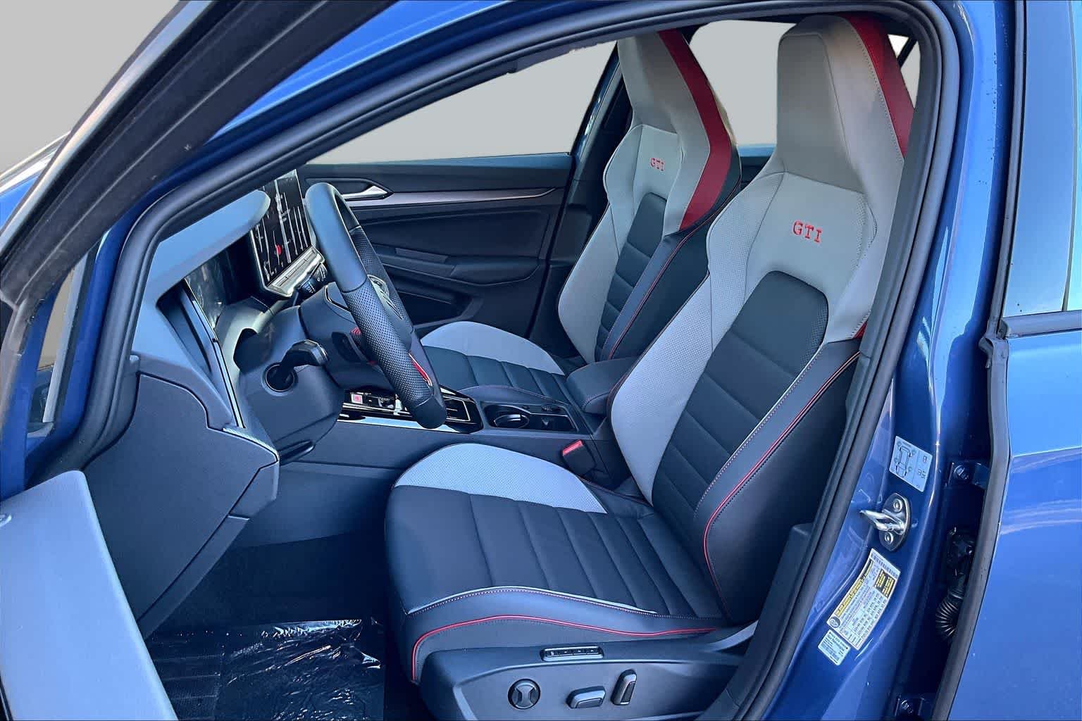 New 2026 Slate Blue Metallic Volkswagen 2.0T SE image 9
