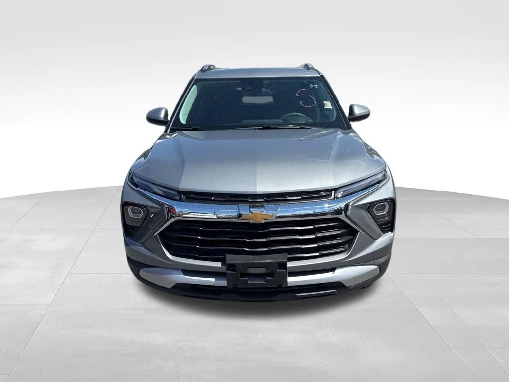 Used 2025 Gray Chevrolet LT image 8