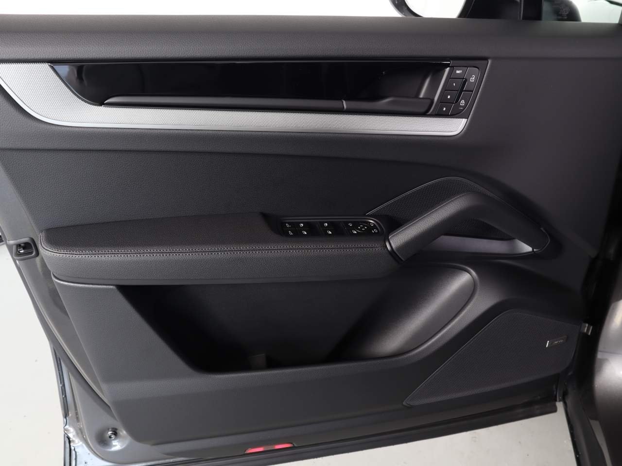 New 2026 Quartzite Grey Metallic Porsche  image 21