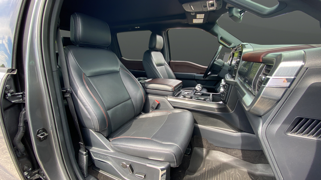 Used 2023 Carbonized Gray Metallic Ford Lariat image 23