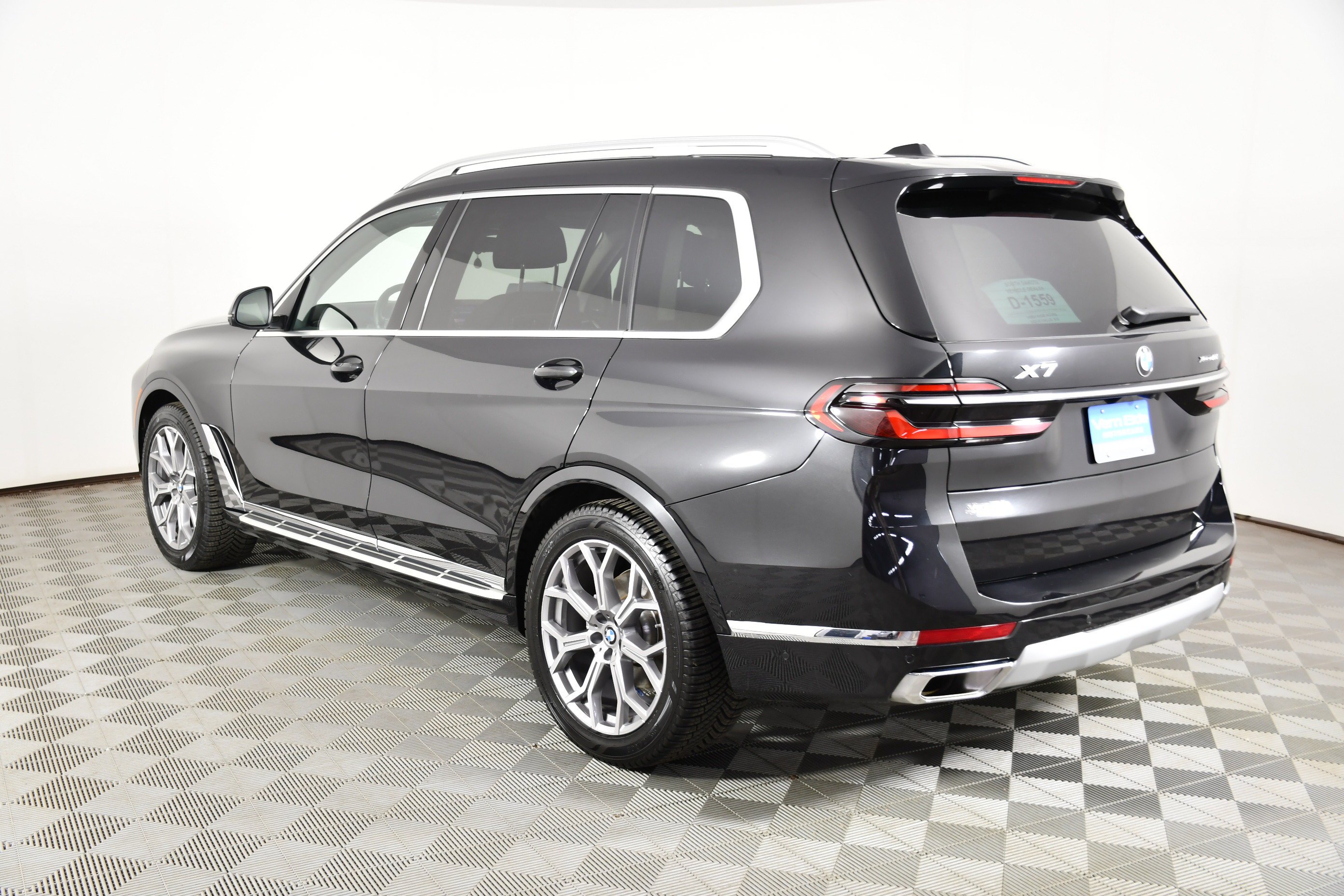 Used 2026 Black Sapphire Metallic BMW xDrive40i image 8
