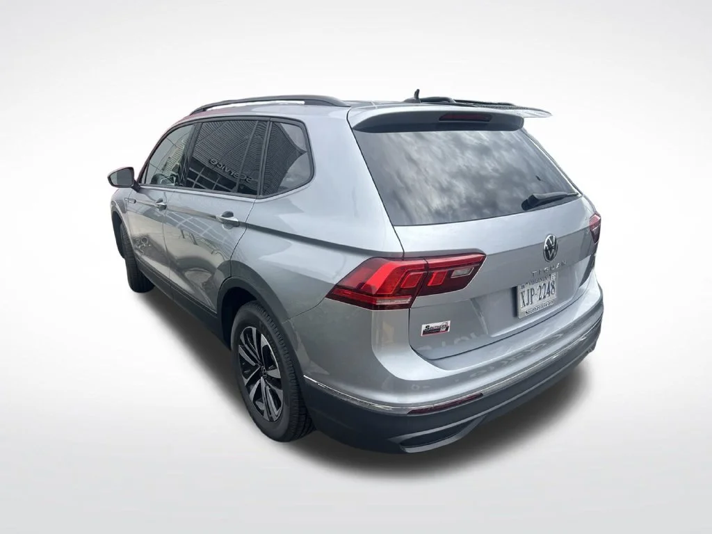 Used 2024 Silver Volkswagen 2.0T S image 4
