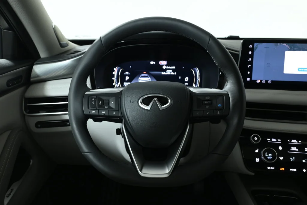 New 2027 White INFINITI LUXE image 17