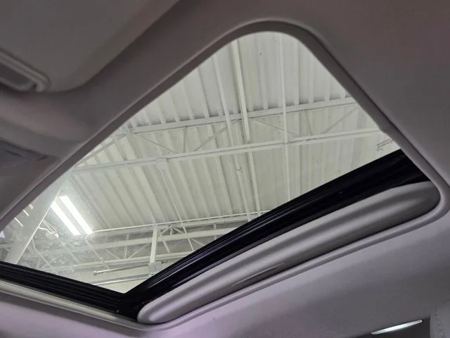 Used 2021 Silver Toyota XLE Premium image 19