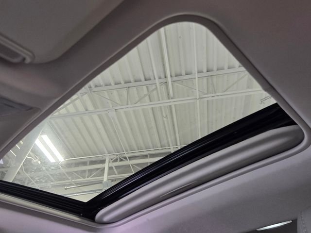 Used 2021 Silver Toyota XLE Premium image 19