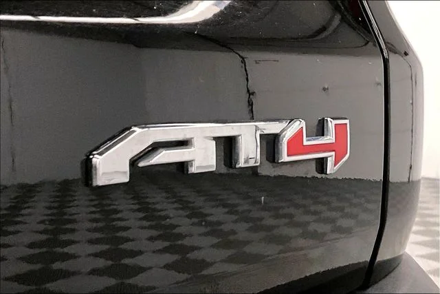 Used 2025 Ebony Twilight Metallic GMC AT4 image 9