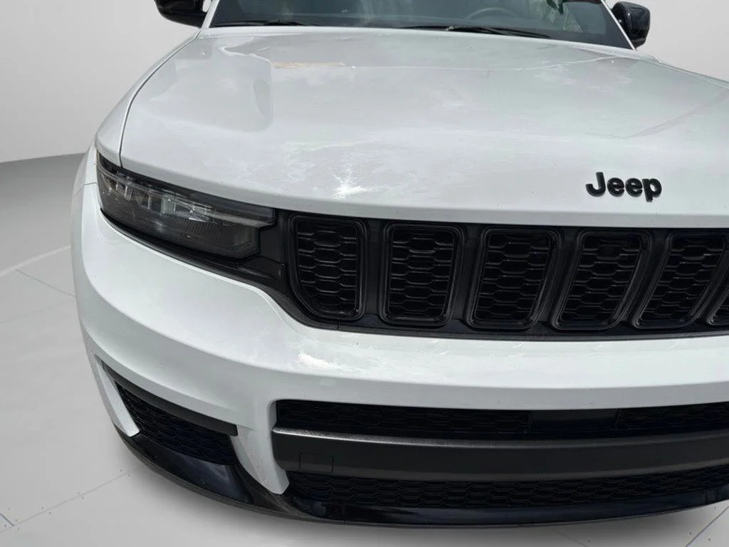 Used 2023 Bright White Clearcoat Jeep Altitude image 41