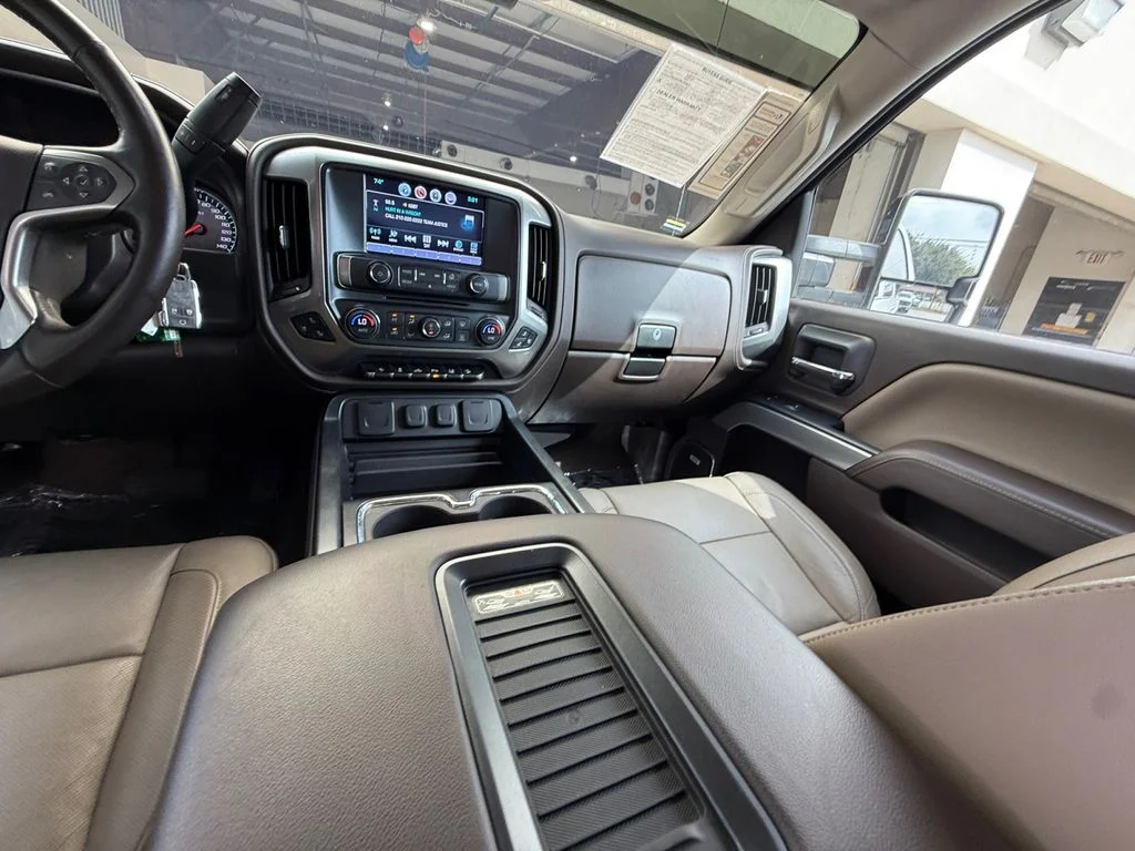 Used 2017 White Chevrolet LTZ image 15