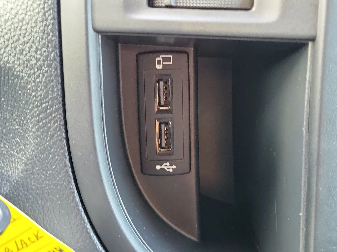 Used 2023 Black Mercedes-Benz Passenger image 27